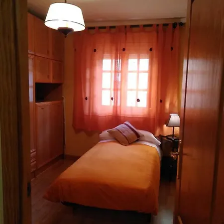 Casa De Vicente Y Chus * Soria